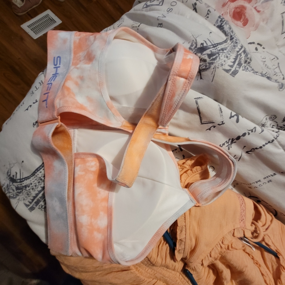 Sports bra